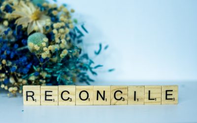 Recherche vocale : comment elle transforme la structure de vos mots-clés